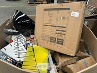 Pallet met inhoud ongecontroleerde retour goederen - afbeelding 3 van  3