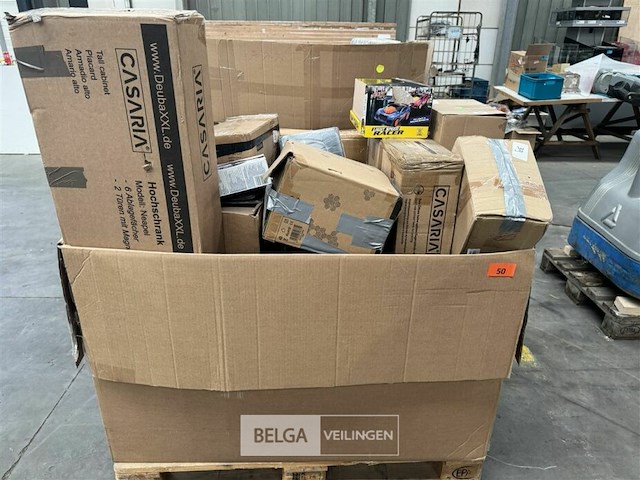 Pallet met inhoud ongecontroleerde retour goederen - afbeelding 1 van  4