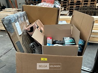 Pallet met inhoud ongecontroleerde retour goederen - afbeelding 2 van  9