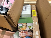 Pallet met inhoud ongecontroleerde retour goederen - afbeelding 4 van  9