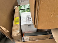 Pallet met inhoud ongecontroleerde retour goederen - afbeelding 9 van  9