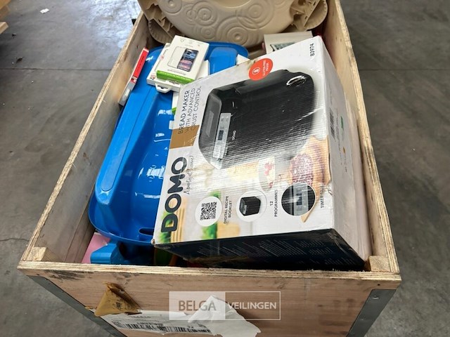 Pallet met inhoud ongecontroleerde retour goederen - afbeelding 3 van  6