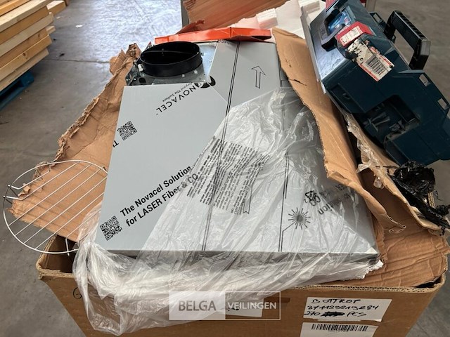 Pallet met inhoud ongecontroleerde retour goederen - afbeelding 2 van  3