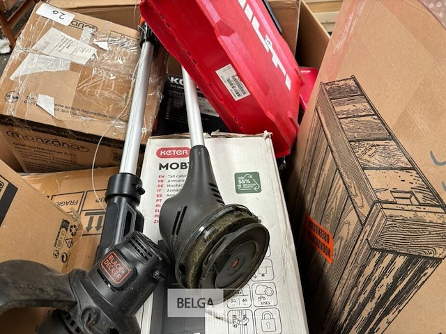 Pallet met inhoud ongecontroleerde retour goederen - afbeelding 5 van  5