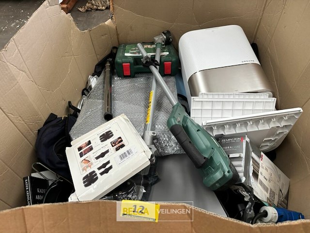 Pallet met inhoud ongecontroleerde retour goederen - afbeelding 2 van  5