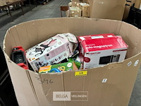 Pallet met inhoud ongecontroleerde retour goederen - afbeelding 2 van  5