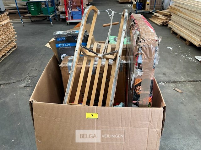 Pallet met inhoud ongecontroleerde retour goederen - afbeelding 1 van  6