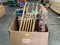 Pallet met inhoud ongecontroleerde retour goederen - afbeelding 1 van  6