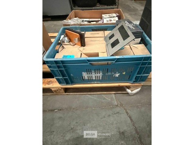 Pallet met inhoud - afbeelding 3 van  6