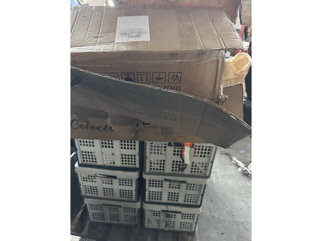 Pallet met inhoud - afbeelding 6 van  8