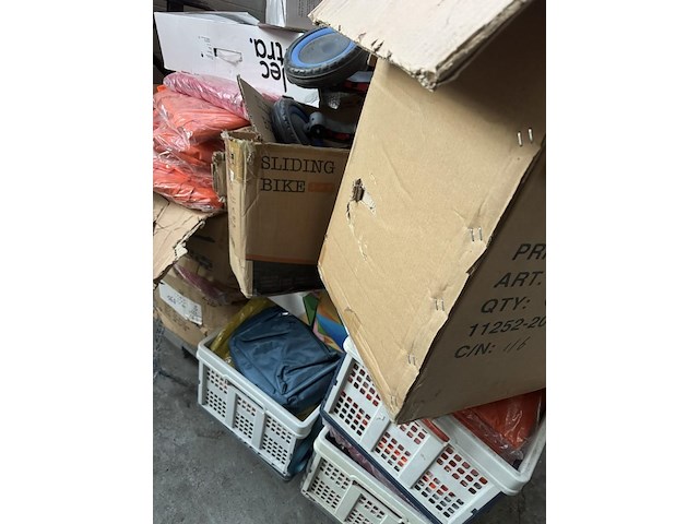 Pallet met inhoud - afbeelding 3 van  6