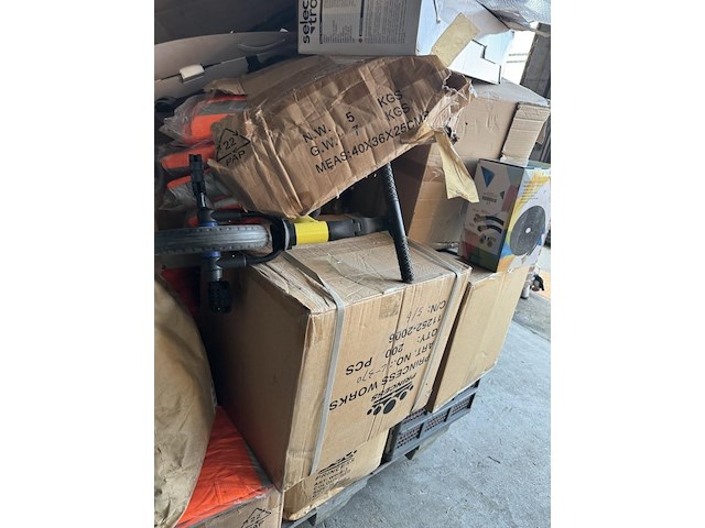Pallet met inhoud - afbeelding 6 van  6