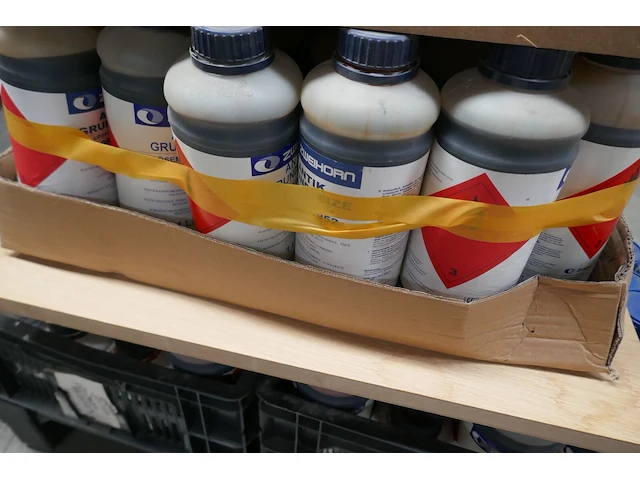 Pallet met kleurbeits - afbeelding 4 van  6