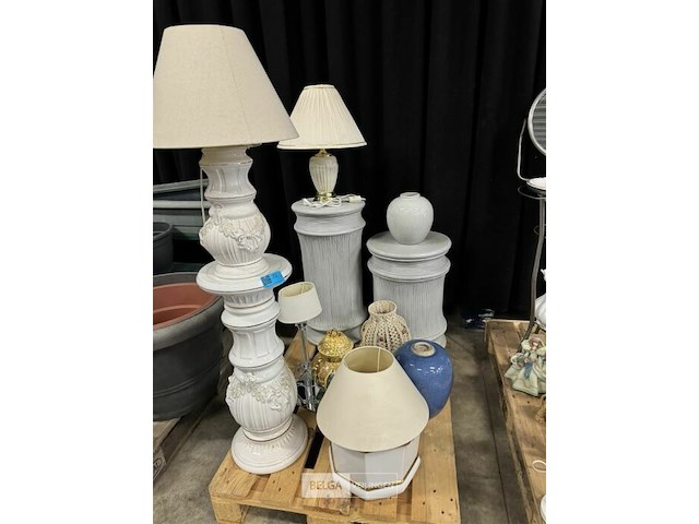 Pallet met lampedaires & staanders - afbeelding 1 van  7