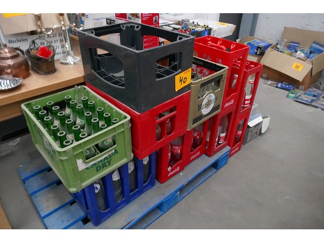 Pallet met leeggoed - afbeelding 1 van  4