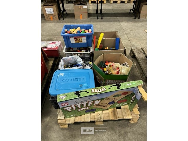 Pallet met lego & divers speelgoed - afbeelding 1 van  9