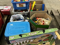 Pallet met lego & divers speelgoed - afbeelding 1 van  9