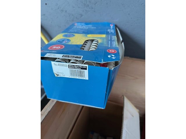 Pallet met opzetranden + zeer voorname partij bureelgerief - afbeelding 3 van  17