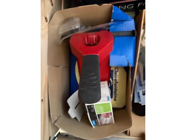 Pallet met opzetranden + zeer voorname partij bureelgerief - afbeelding 15 van  17