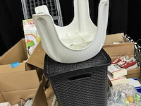 Pallet met schoonmaakartikelen - afbeelding 3 van  7