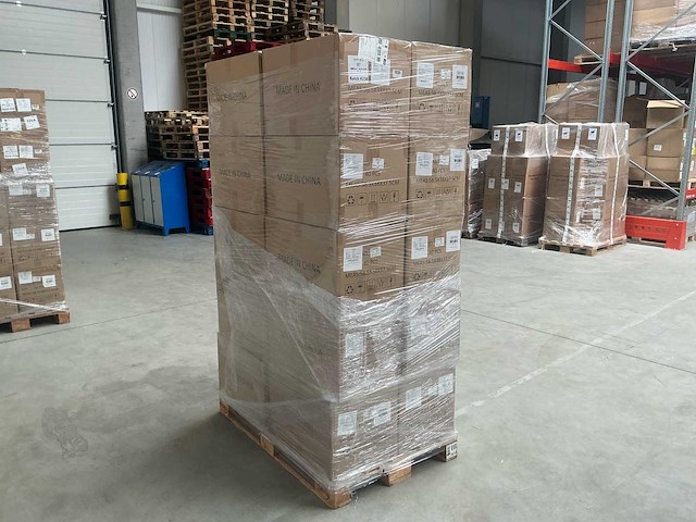 Pallet met speelmatten - afbeelding 2 van  6
