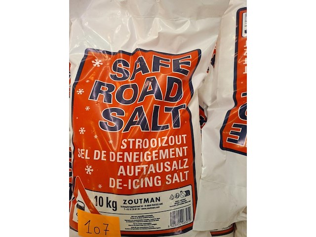 Pallet met strooizout ( 38 x ) - afbeelding 2 van  2