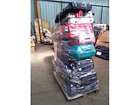 Pallet met verloren koffers - afbeelding 2 van  4