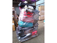 Pallet met verloren koffers - afbeelding 3 van  4
