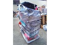 Pallet met verloren koffers - afbeelding 4 van  4