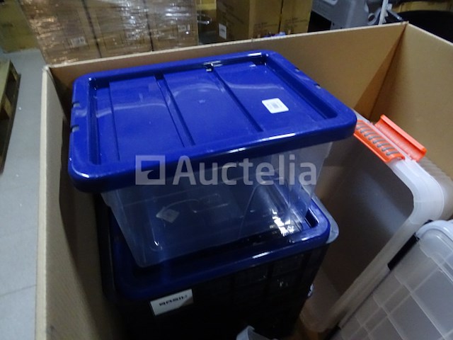 Pallet met verschillende bakken (zie foto's) - afbeelding 2 van  8