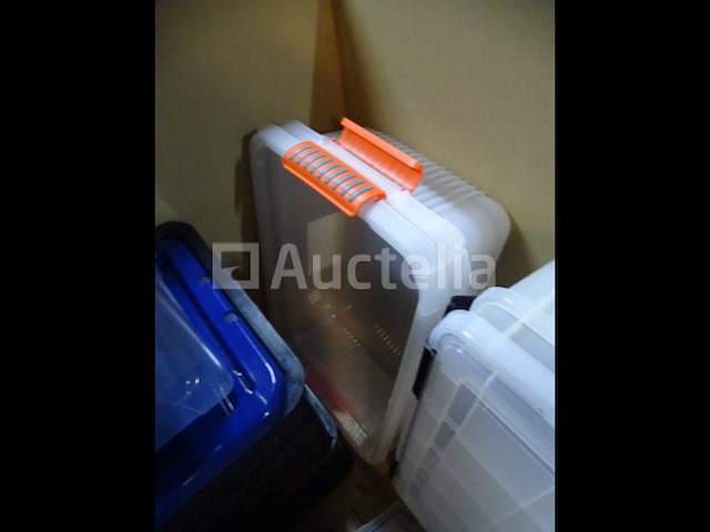 Pallet met verschillende bakken (zie foto's) - afbeelding 4 van  8