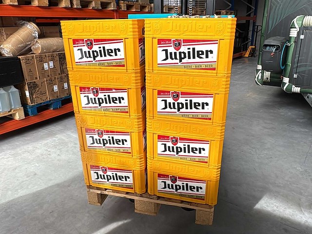 Pallet met volle bakken drank (32x) - afbeelding 2 van  3