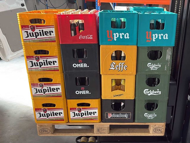 Pallet met volle bakken drank (32x) - afbeelding 3 van  3