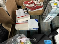 Pallet met wijnrekken - klokken enz. - afbeelding 4 van  9