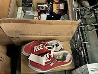 Pallet met wijnrekken - klokken enz. - afbeelding 7 van  9