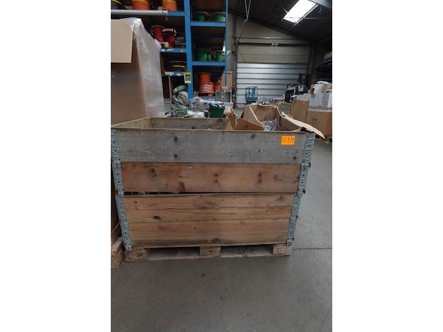 Pallet metalen sanitaire koppelstukken - afbeelding 1 van  6