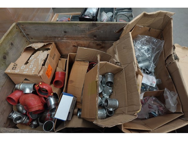 Pallet metalen sanitaire koppelstukken - afbeelding 3 van  6