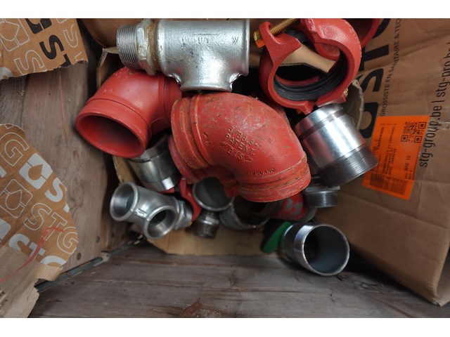 Pallet metalen sanitaire koppelstukken - afbeelding 5 van  6