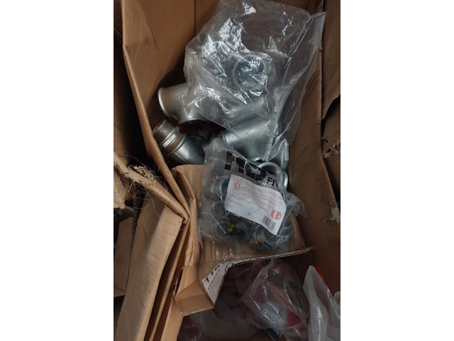 Pallet metalen sanitaire koppelstukken - afbeelding 6 van  6
