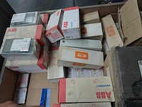 Pallet nieuw elektriciteitsmateriaal abb, schneider, socomec - afbeelding 2 van  15