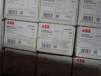 Pallet nieuw elektriciteitsmateriaal abb, schneider, socomec - afbeelding 7 van  15