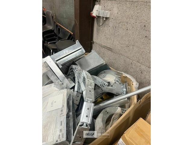 Pallet onderdelen luchtkanalen - afbeelding 4 van  4