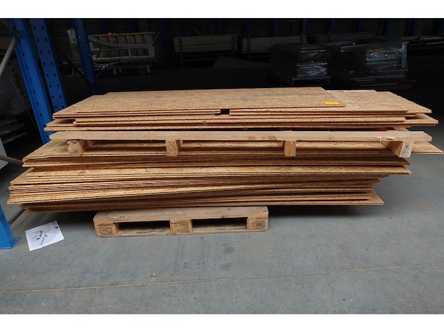Pallet osb platen + rest - afbeelding 1 van  3