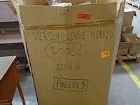 Pallet periodieke broekjes en kledij voor honden - afbeelding 1 van  9