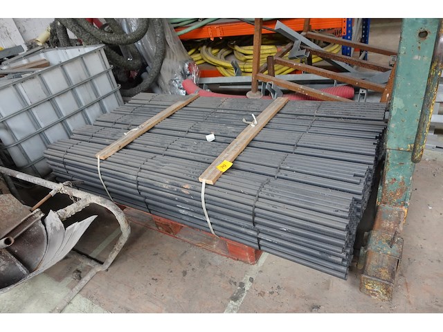Pallet pvc buis - afbeelding 1 van  3