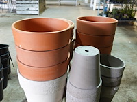 Pallet terracotta bloempotten - afbeelding 2 van  3