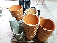 Pallet terracotta bloempotten - afbeelding 3 van  3