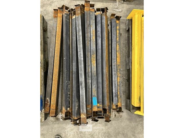 Pallet tussen leggers pallet stelling - afbeelding 3 van  4