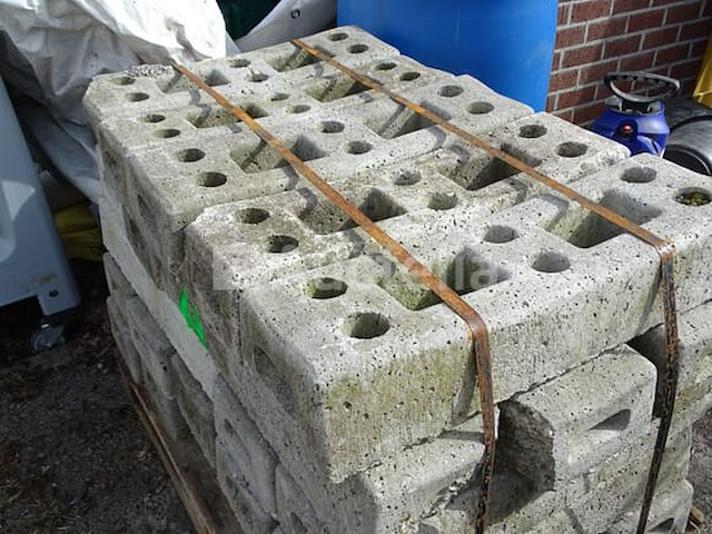 Pallet van 25 blokken voor de heras-barrière - afbeelding 2 van  3