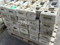Pallet van 25 blokken voor de heras-barrière - afbeelding 1 van  3